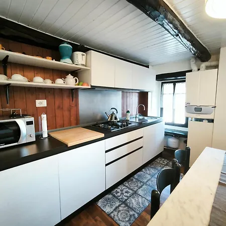 La Celestina 펜션 *